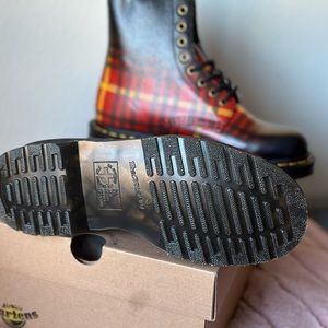 1460 mcmarten tartan leather ankle boots